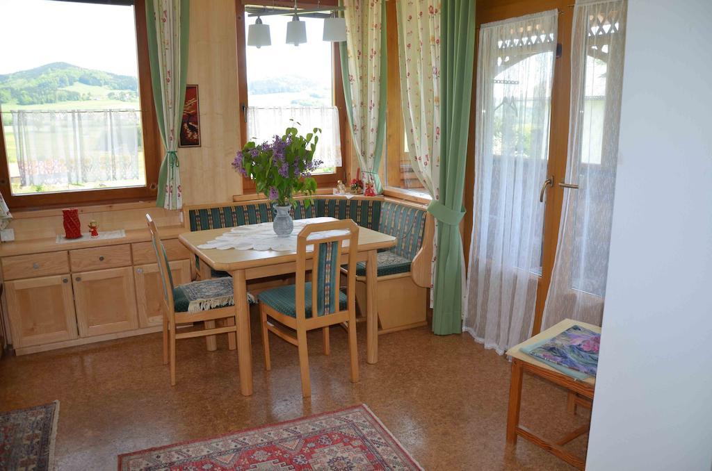 Ferienhaus Mitterbauer Oberhofen am Irrsee Room photo